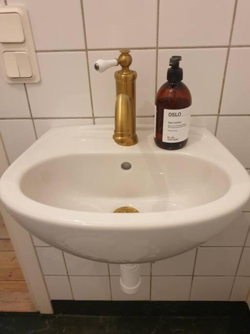 Centrala Stan- 2-Rums Gaestsvit, Perfekt Foer Kollegor Som Oenskar Separata Rum Umea Luaran gambar